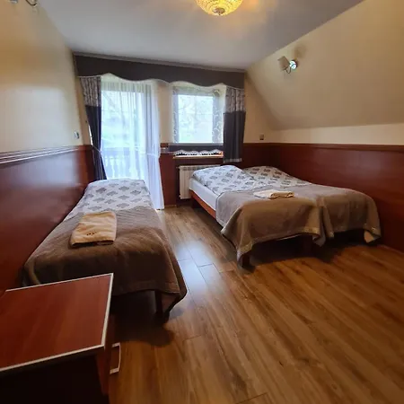 Api Carmen Homestay *