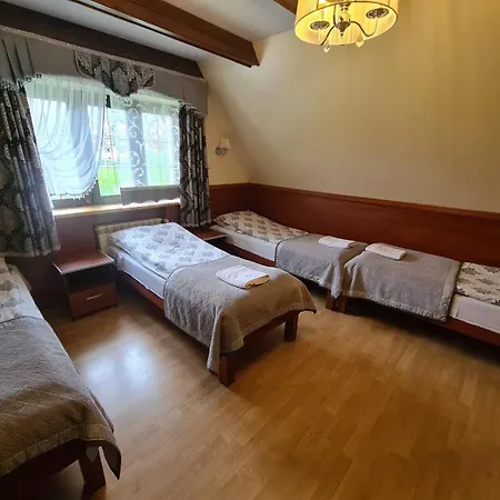 Api Carmen Homestay *